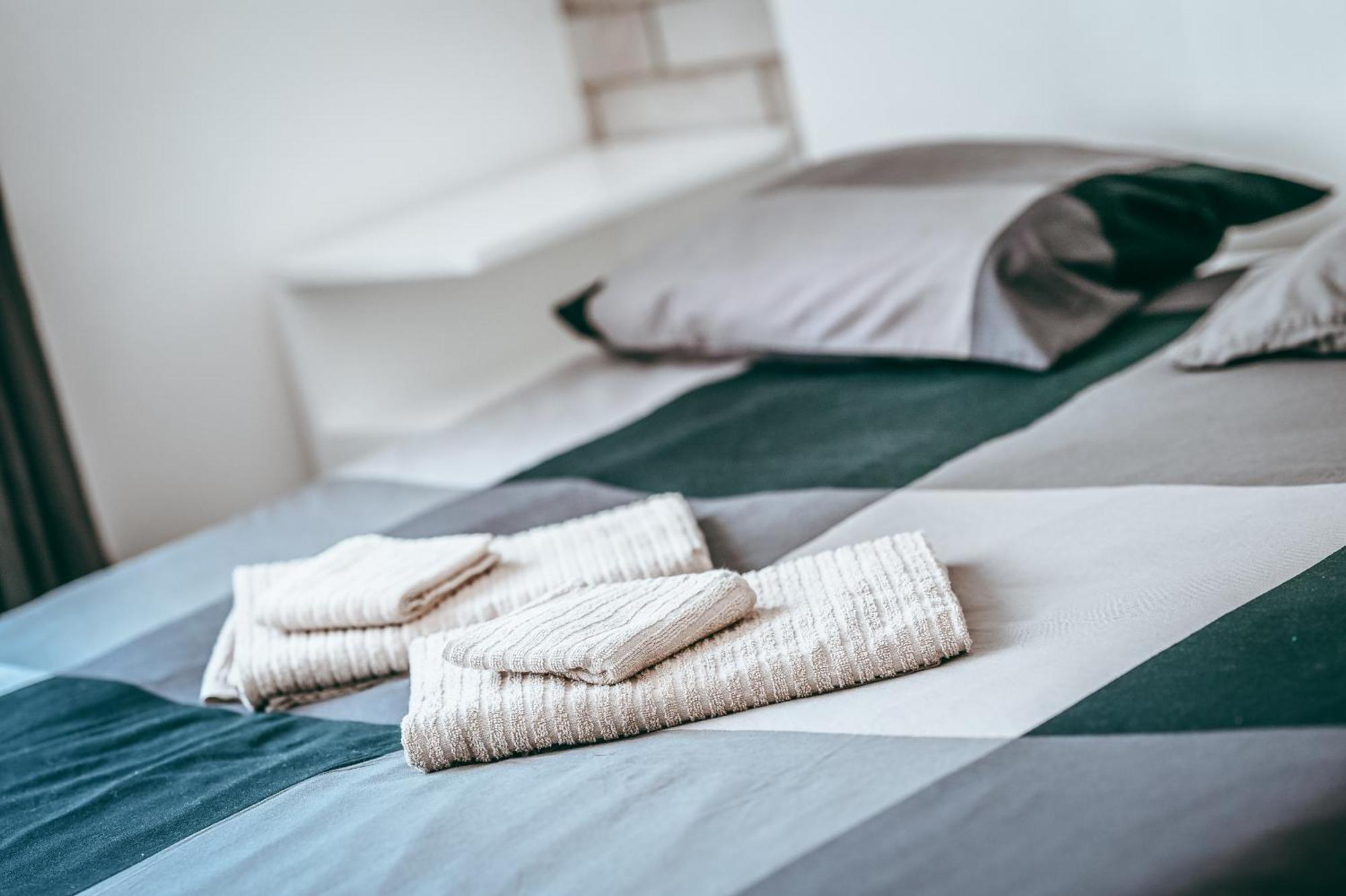 Wake Up Esch City Eksteriør billede
